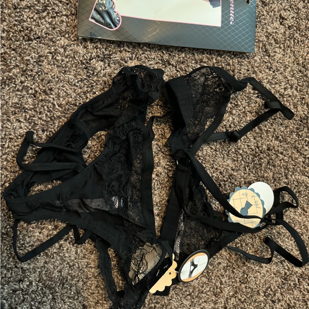 Small new black lingerie set with thigh highs